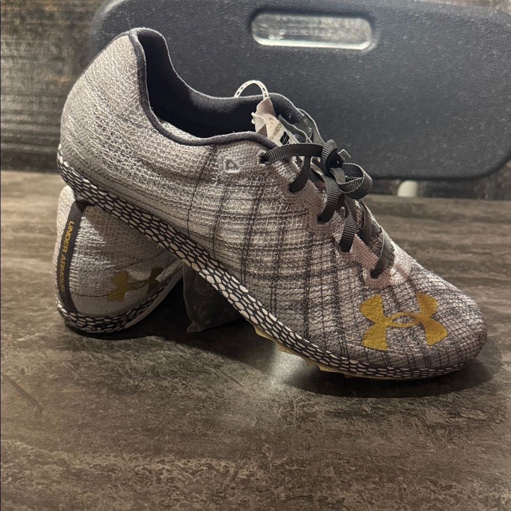 Under Armour HOVR Shakedown Adult Track Spikes. W’s 8 - Picture 2 of 10